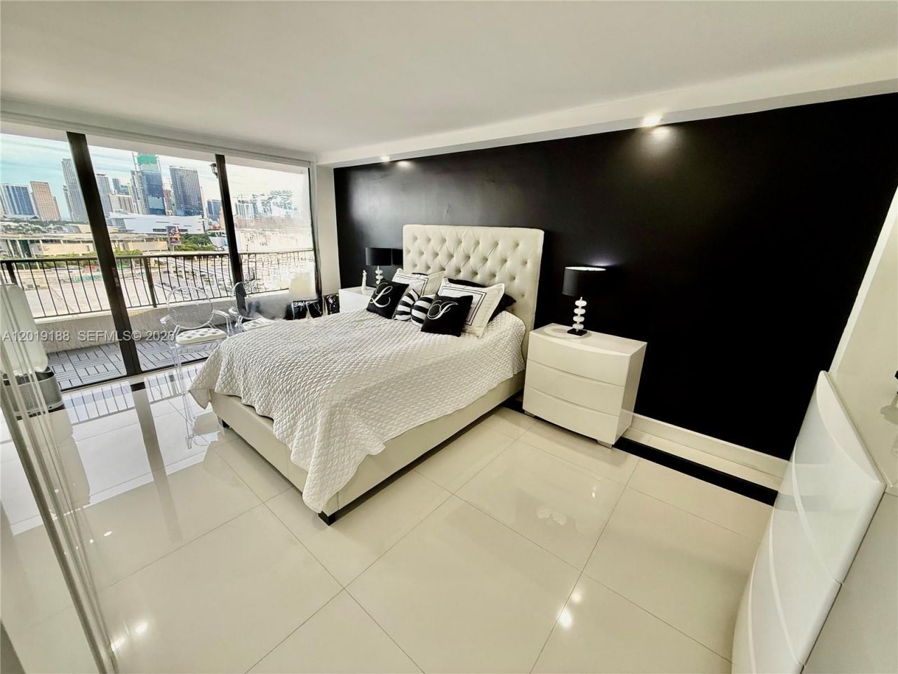 555 NE 15th St , Unit 15H, Miami, FL 33132 Photo