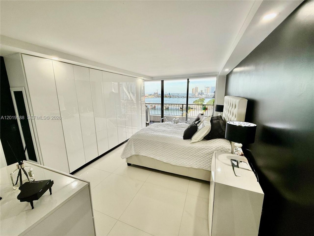 555 NE 15th St , Unit 15H, Miami, FL 33132 Photo