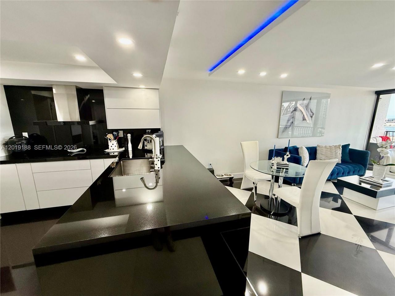 555 NE 15th St , Unit 15H, Miami, FL 33132 Photo