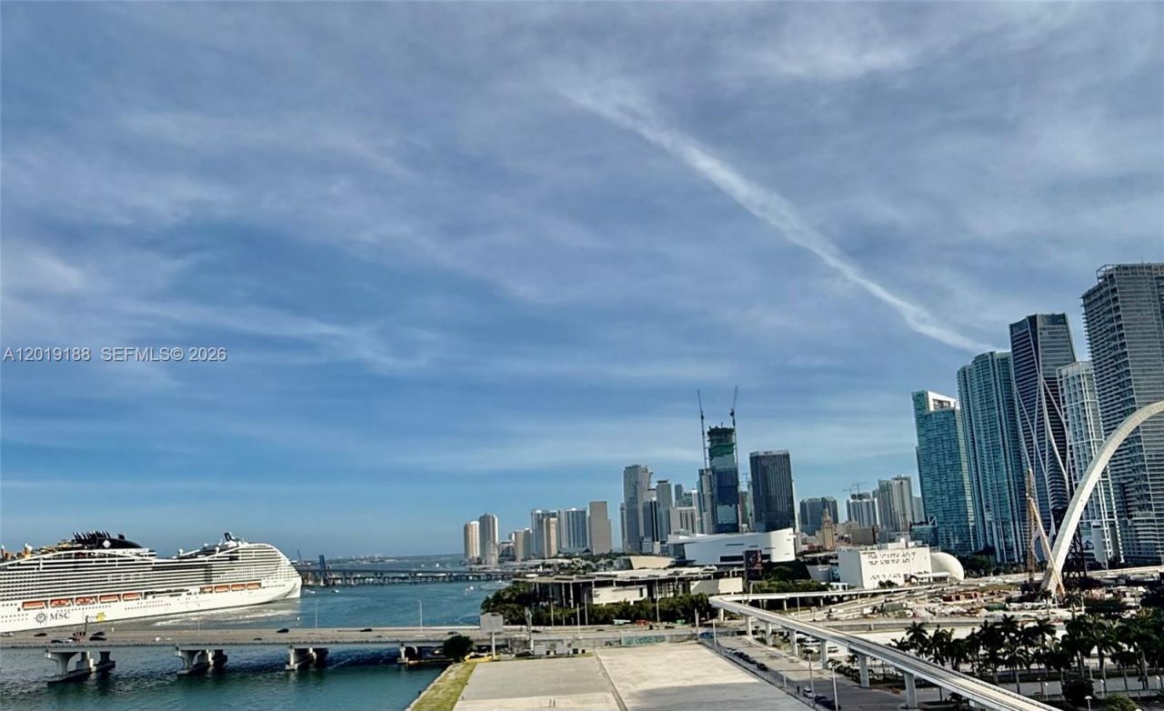 555 NE 15th St , Unit 15H, Miami, FL 33132 Photo