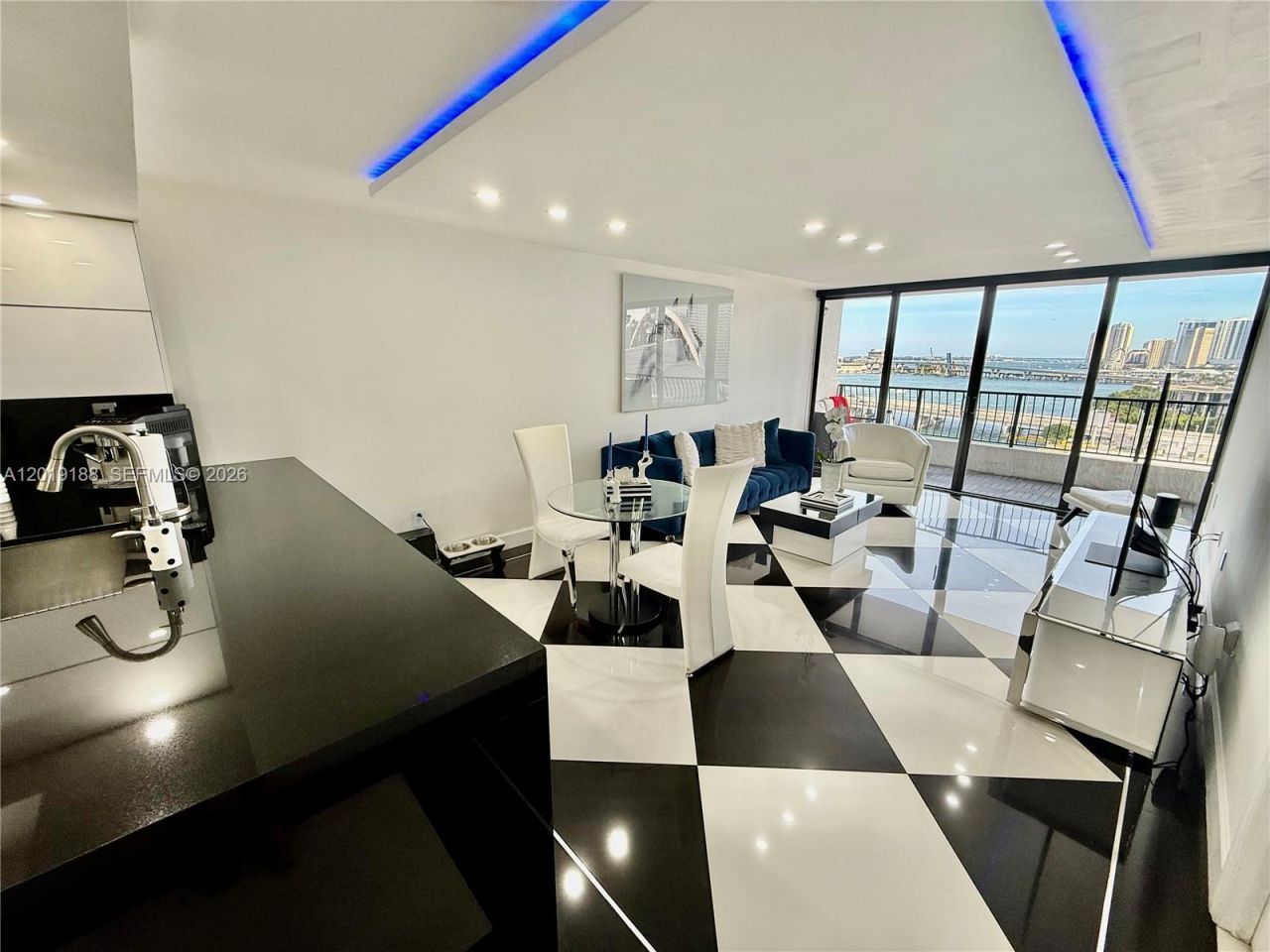 555 NE 15th St , Unit 15H, Miami, FL 33132 Photo