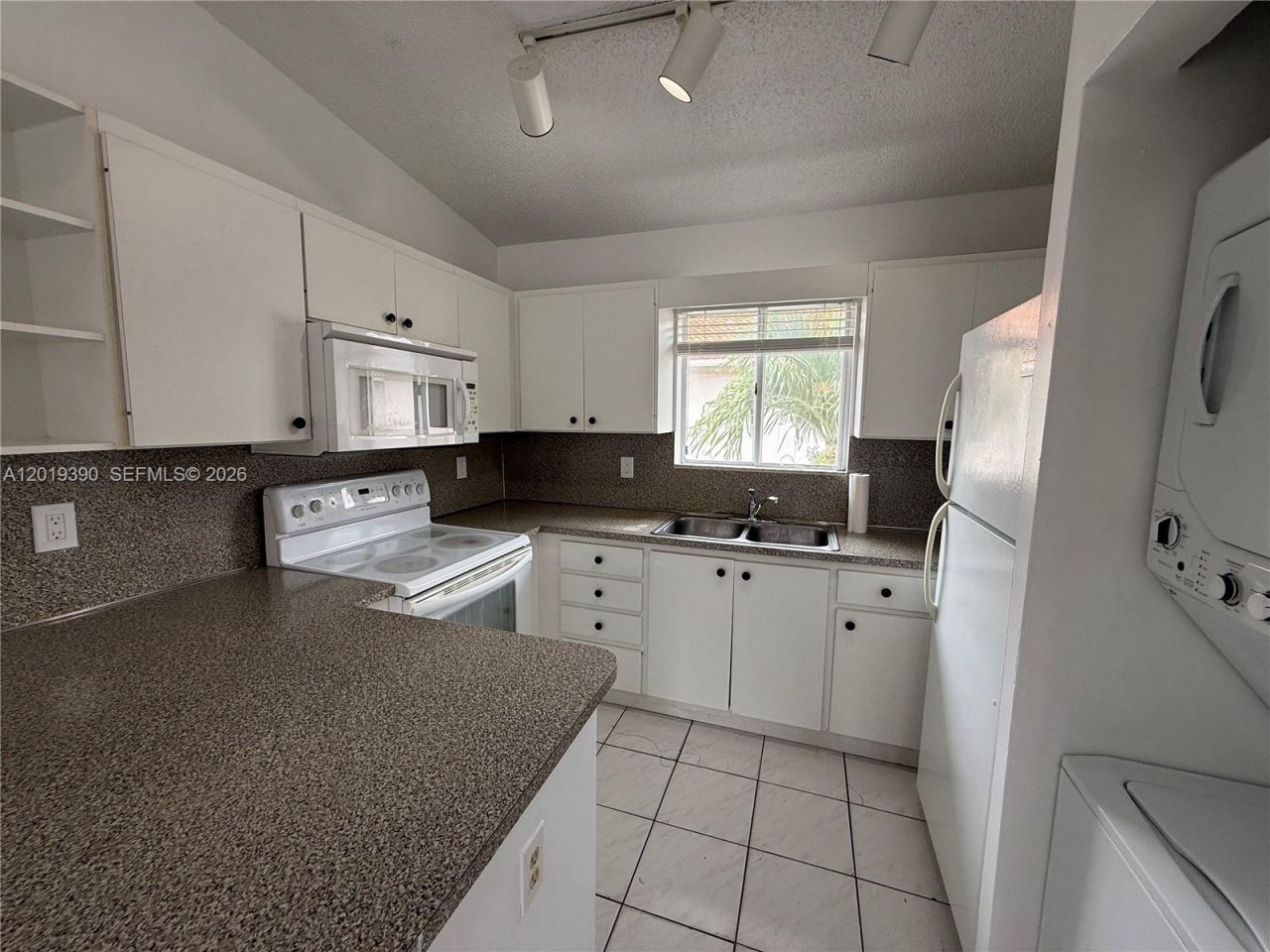 10101 W Okeechobee Rd, Unit 9202, Hialeah Gardens, FL 33016 Photo