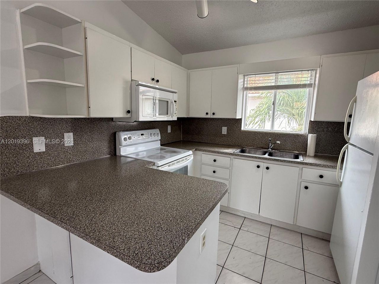 10101 W Okeechobee Rd, Unit 9202, Hialeah Gardens, FL 33016 Photo