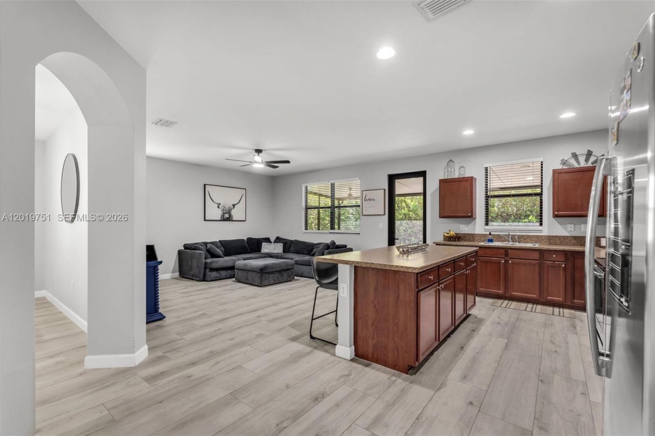 633 SE 35th Ter, Homestead, FL 33033 Photo