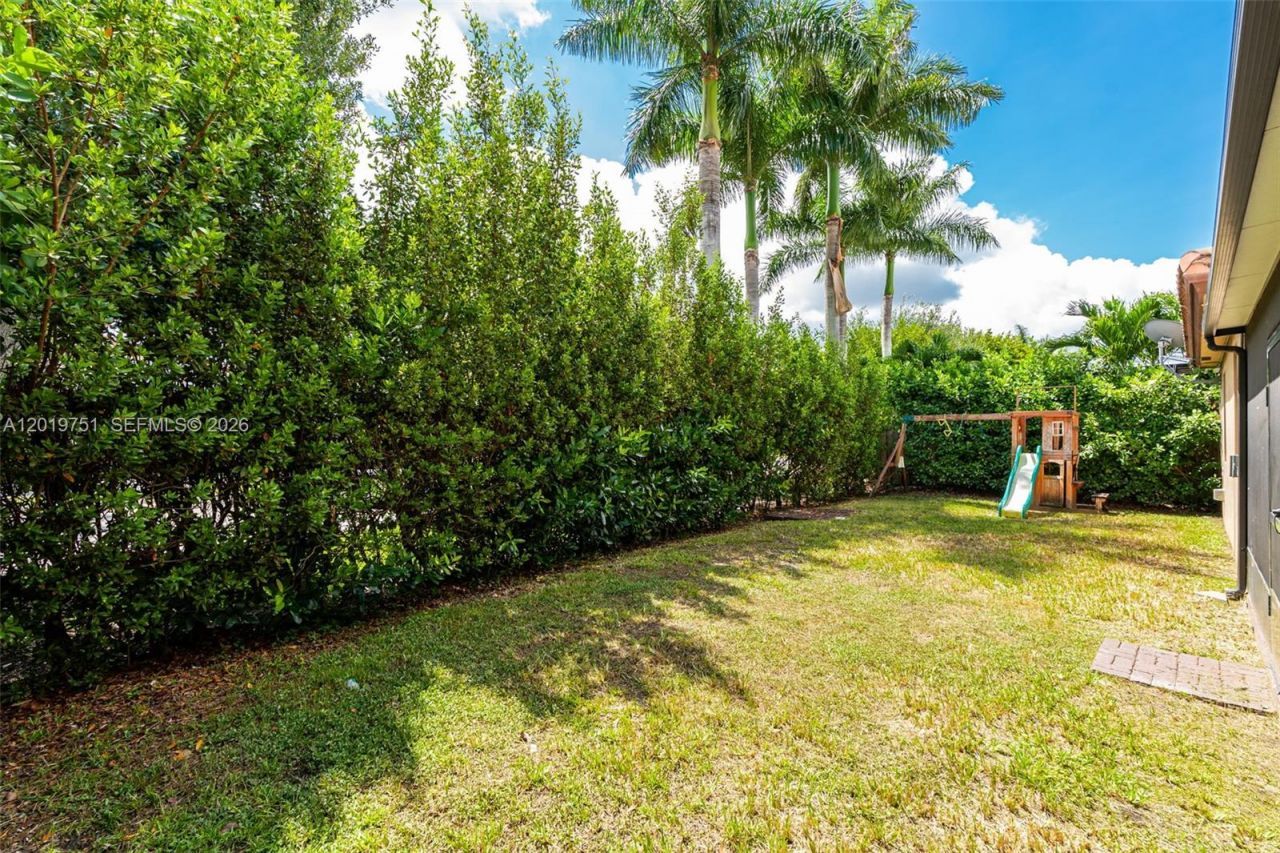 633 SE 35th Ter, Homestead, FL 33033 Photo