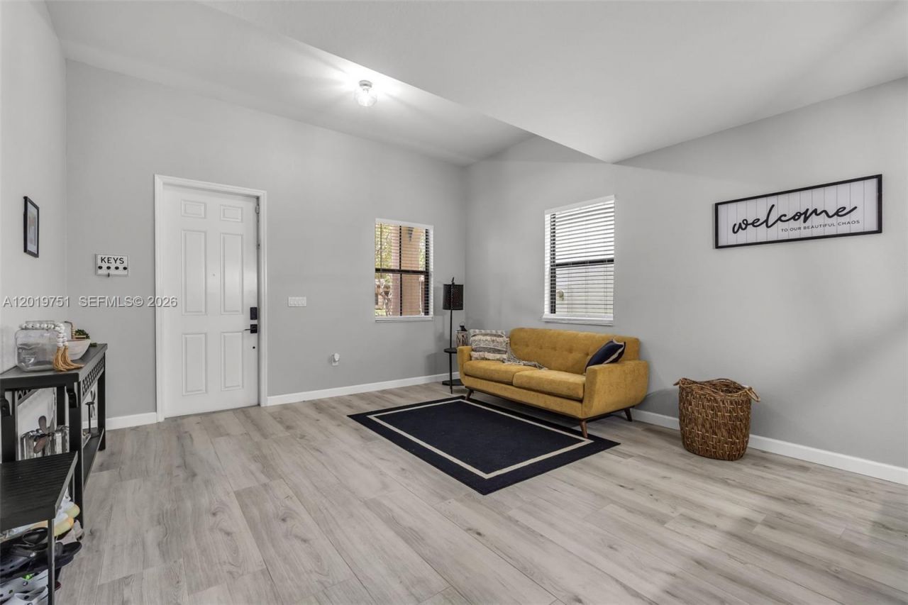 633 SE 35th Ter, Homestead, FL 33033 Photo