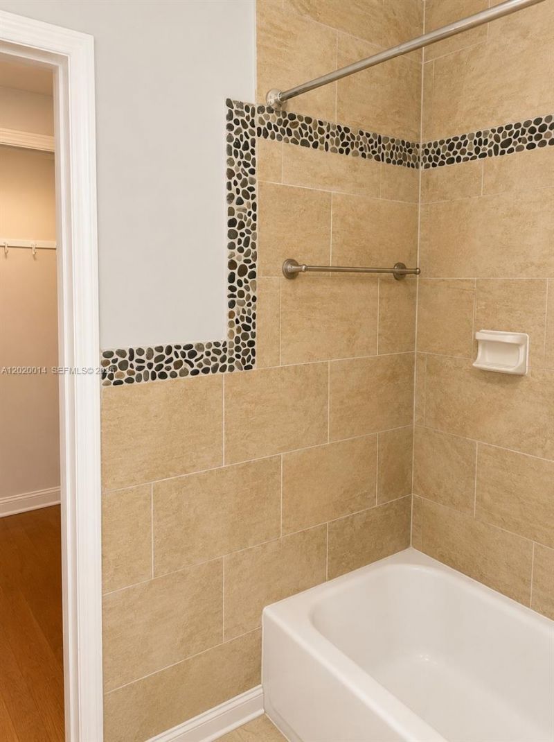 535 NE 129th St, North Miami, FL 33161 Photo