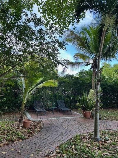 535 NE 129th St, North Miami, FL 33161 Photo