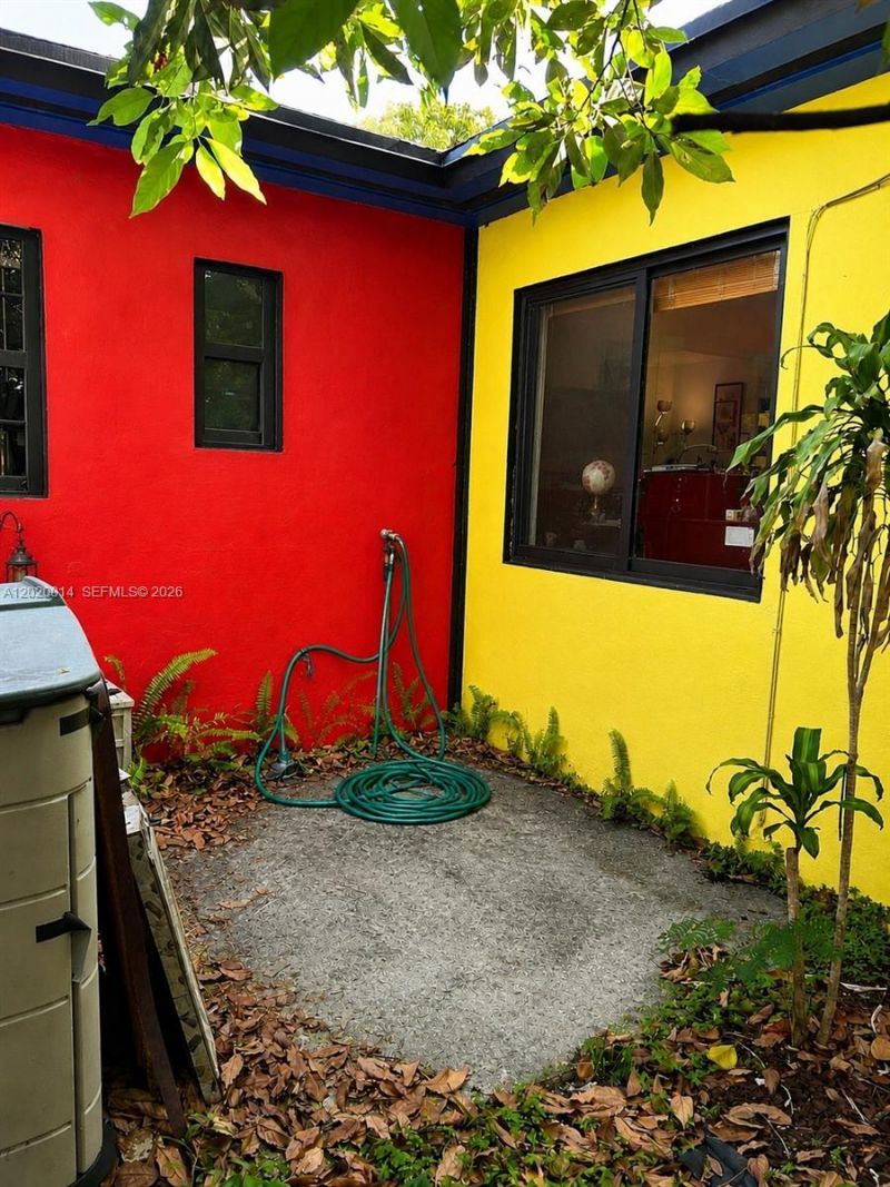 535 NE 129th St, North Miami, FL 33161 Photo