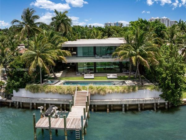 28 W Dilido Dr , Miami Beach, FL 33139