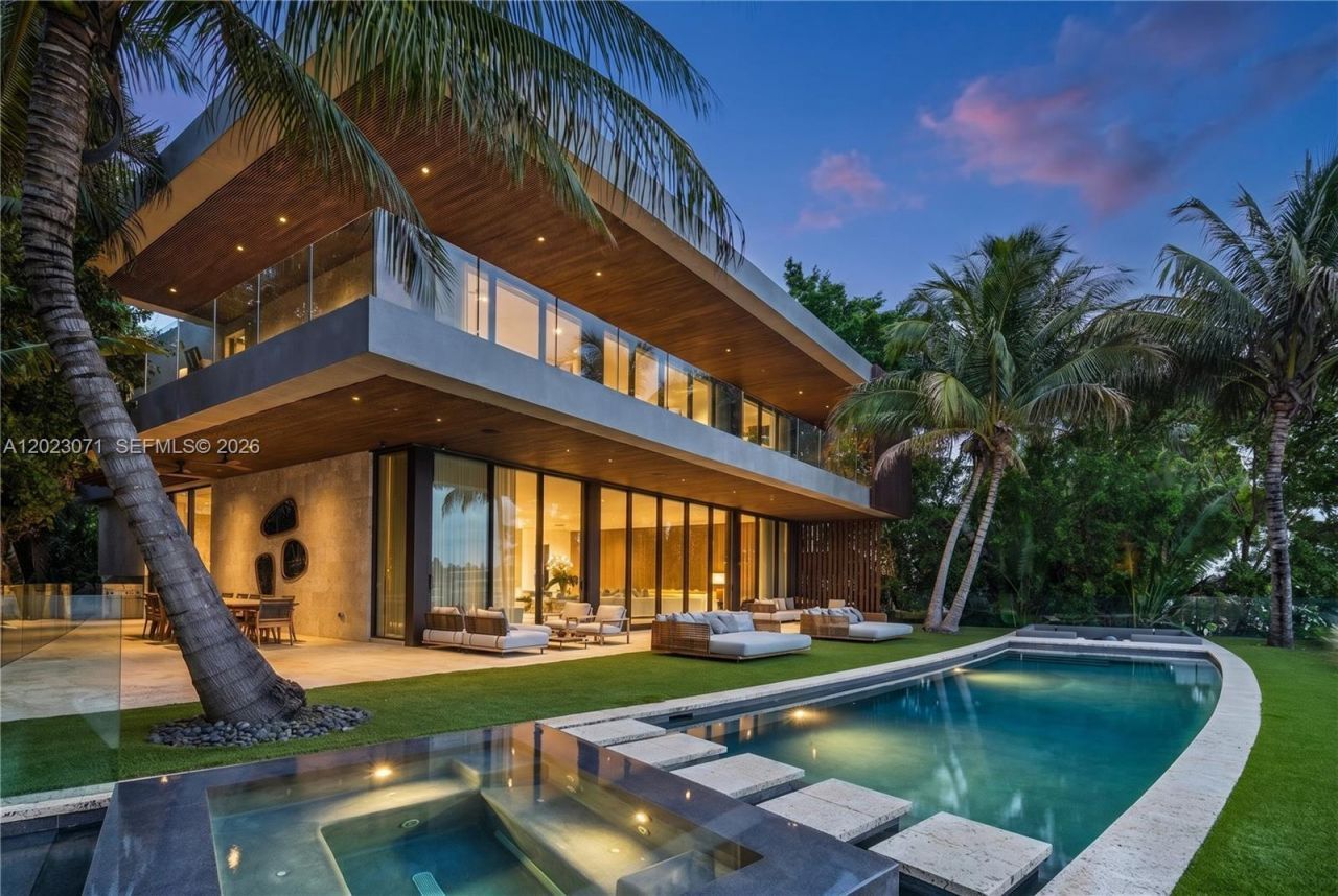 28 W Dilido Dr , Miami Beach, FL 33139 Photo