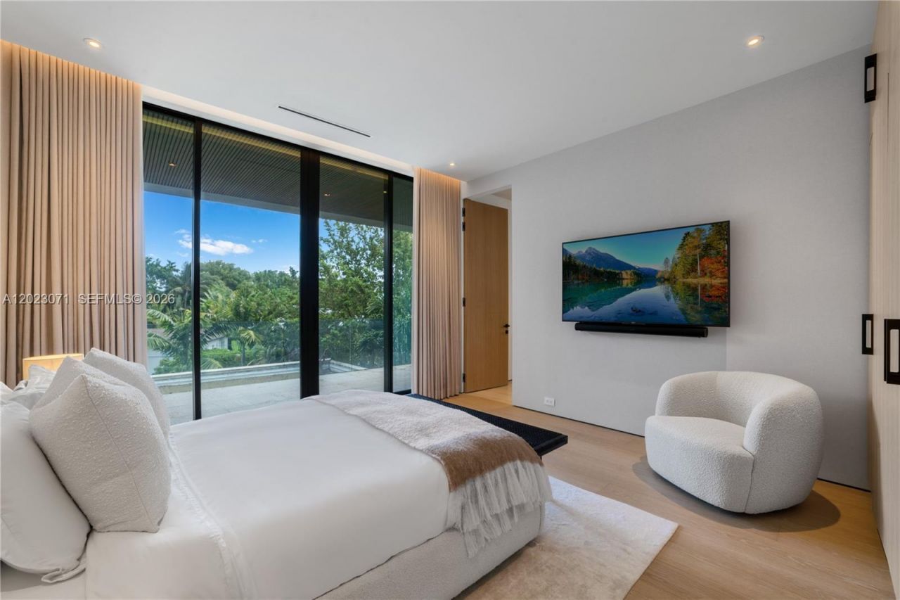 28 W Dilido Dr , Miami Beach, FL 33139 Photo