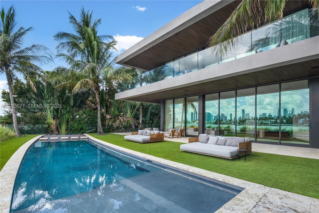 28 W Dilido Dr , Miami Beach, FL 33139 Photo
