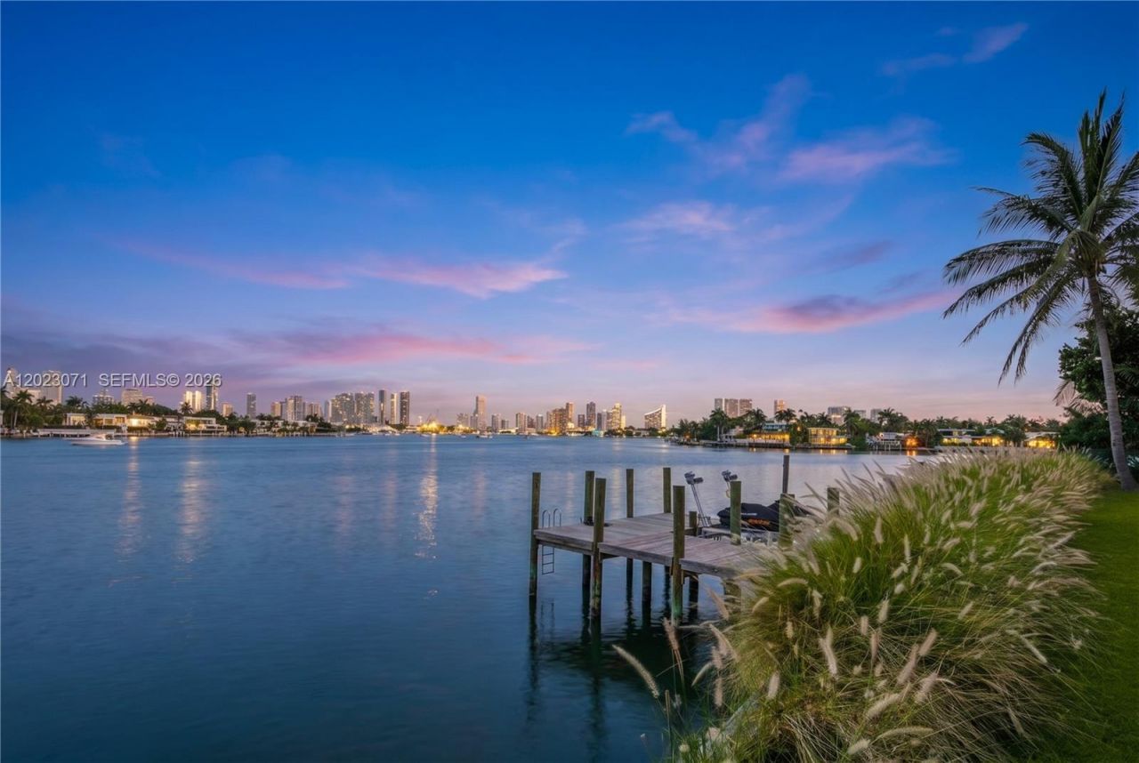 28 W Dilido Dr , Miami Beach, FL 33139 Photo