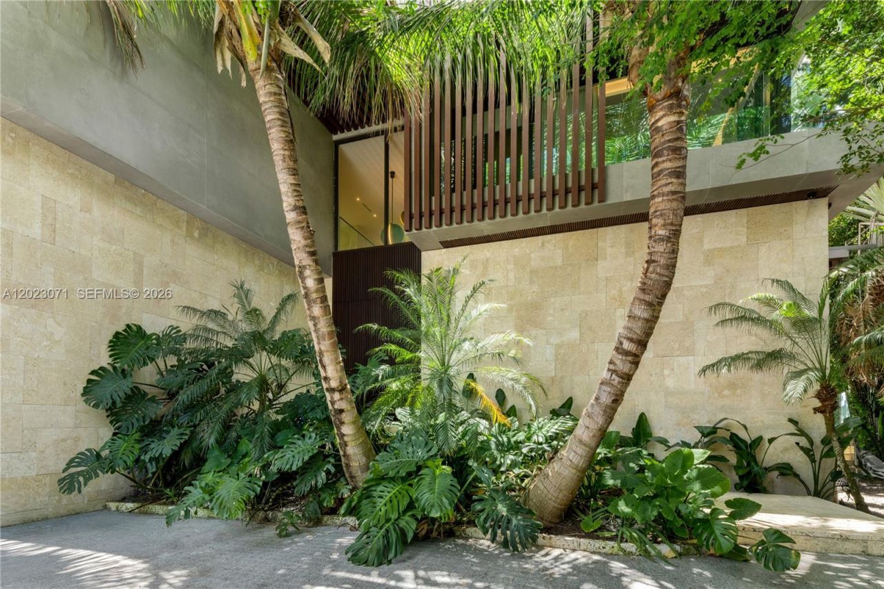 28 W Dilido Dr , Miami Beach, FL 33139 Photo
