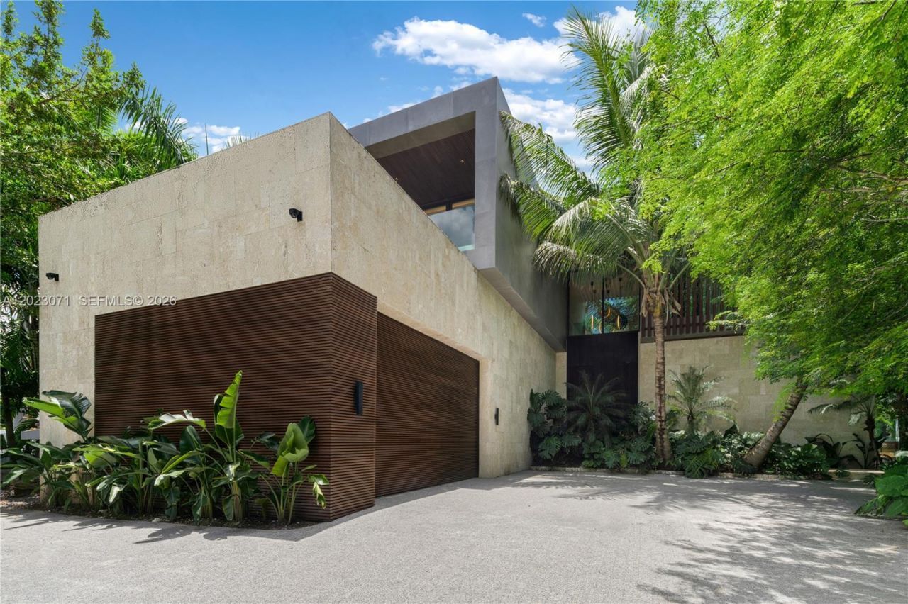 28 W Dilido Dr , Miami Beach, FL 33139 Photo