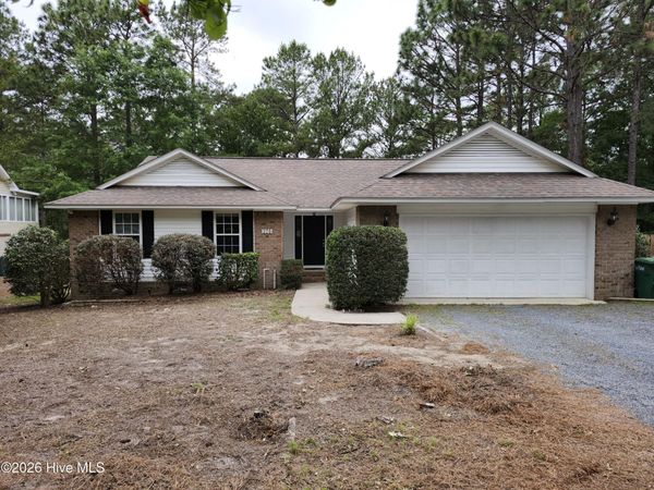 370 Sandhills Circle , Pinehurst, NC 28374