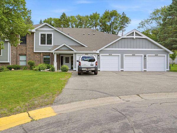 6869 Langford Drive, Edina, MN 55436