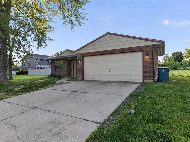 8454 Trowbridge Way, Huber Heights, OH 45424 Photo 3