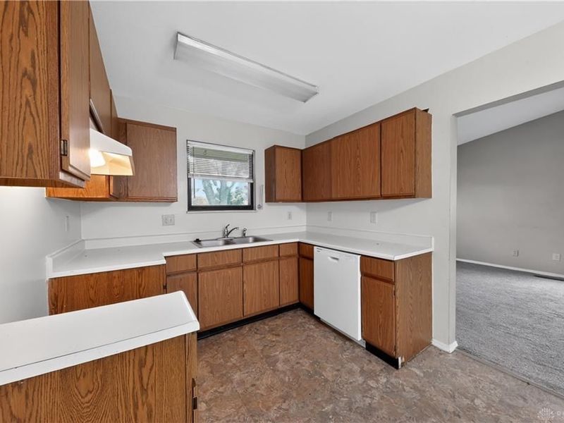 8454 Trowbridge Way, Huber Heights, OH 45424 Photo 7