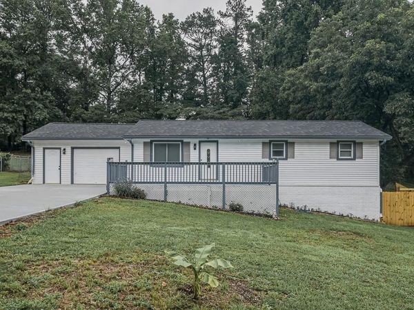3313 Stoneybrook Drive , Douglasville, GA 30134