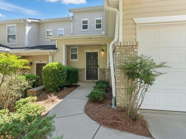302 Oak Leaf Place , Acworth, GA 30102