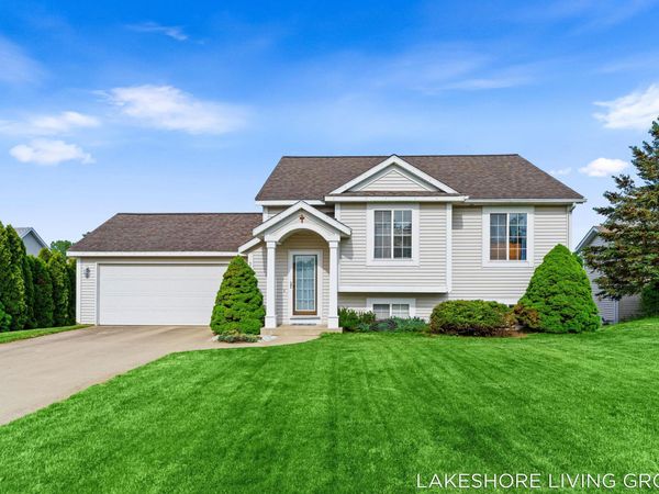 3769 Pine Meadow Drive, Holland, MI 49424