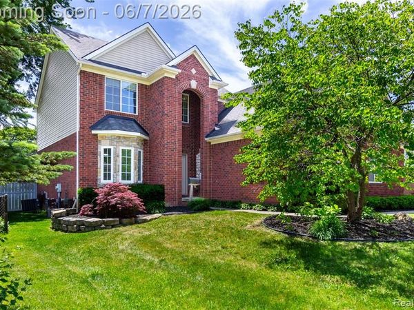 36039 Curtis Road, Livonia, MI 48152
