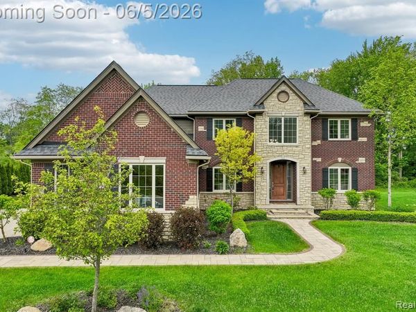 47566 Alpine Drive, Novi, MI 48374
