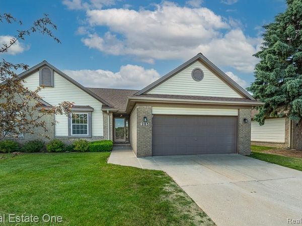 283 Whispering Hill, Commerce Twp, MI 48390