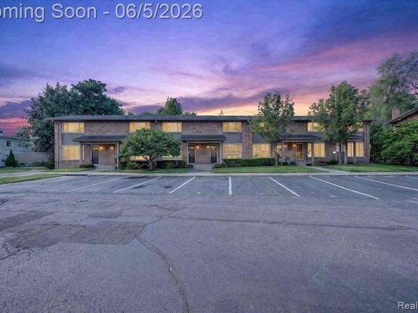 1035 N Old Woodward Avenue , Birmingham, MI 48009