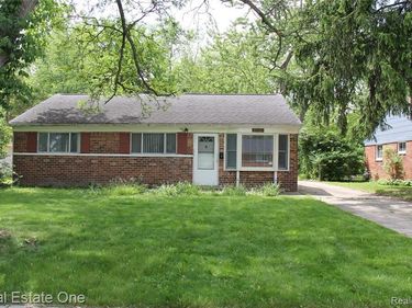 28051 Stuart Avenue, Southfield, MI 48076