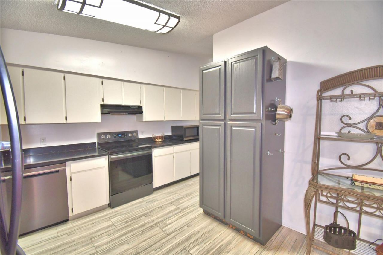 4853 Colonnades Circle E, Lakeland, FL 33811 Photo
