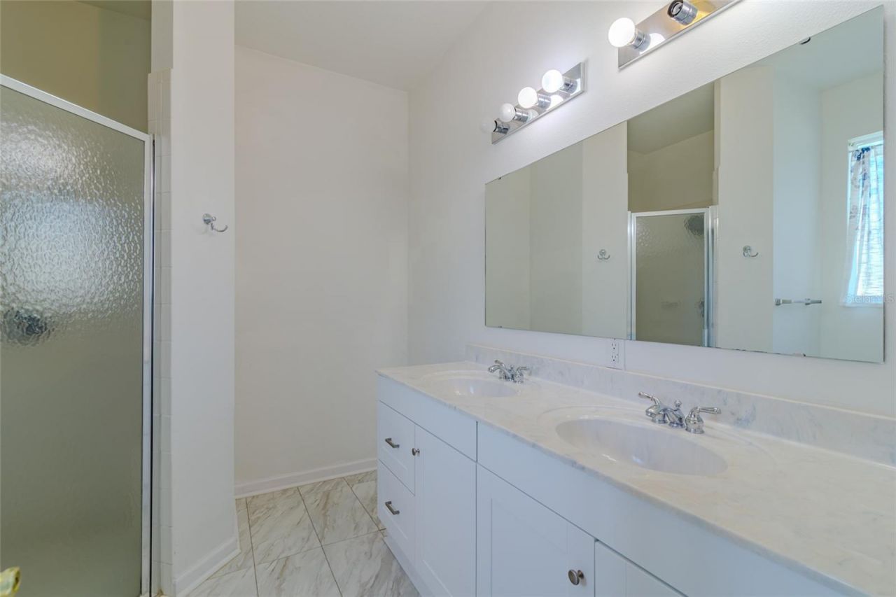 5915 NW 18th Place , Ocala, FL 34482 Photo