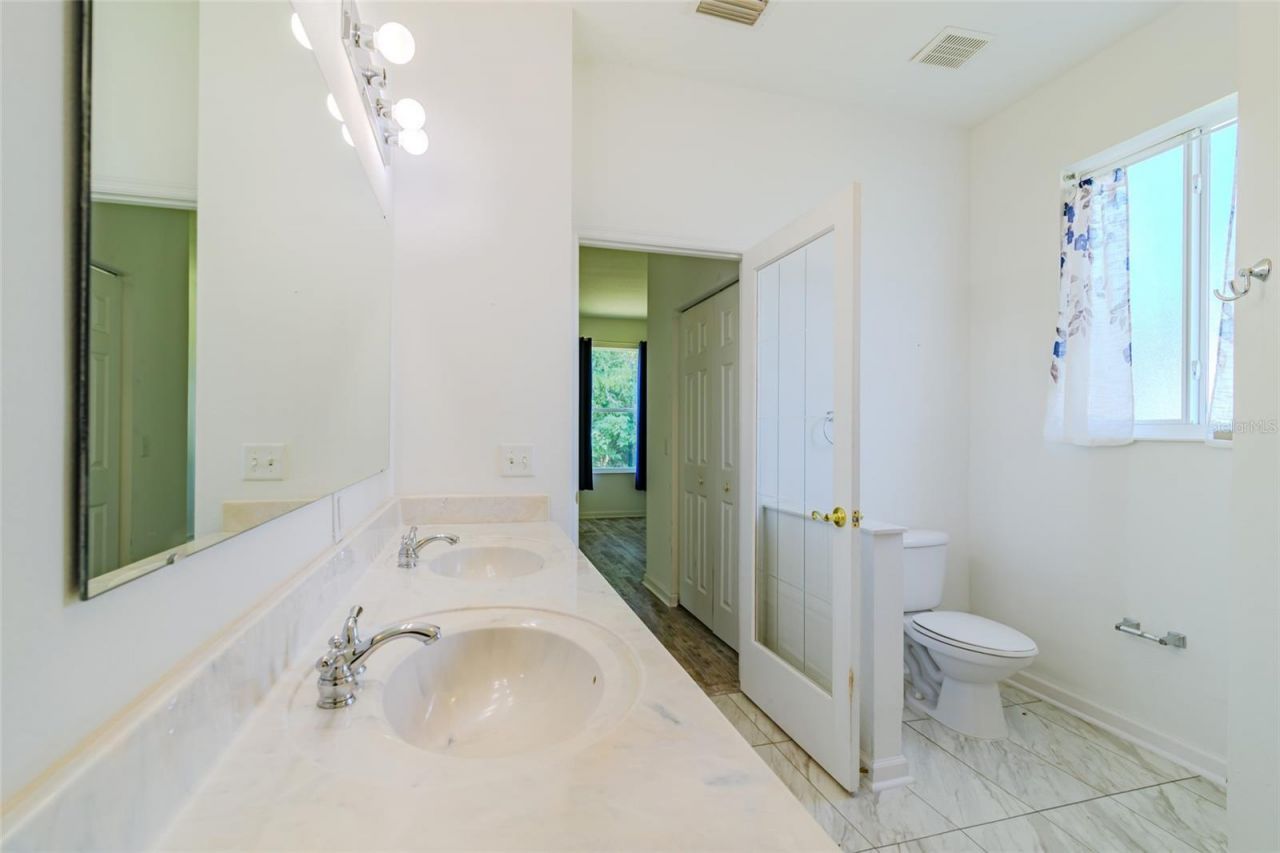 5915 NW 18th Place , Ocala, FL 34482 Photo