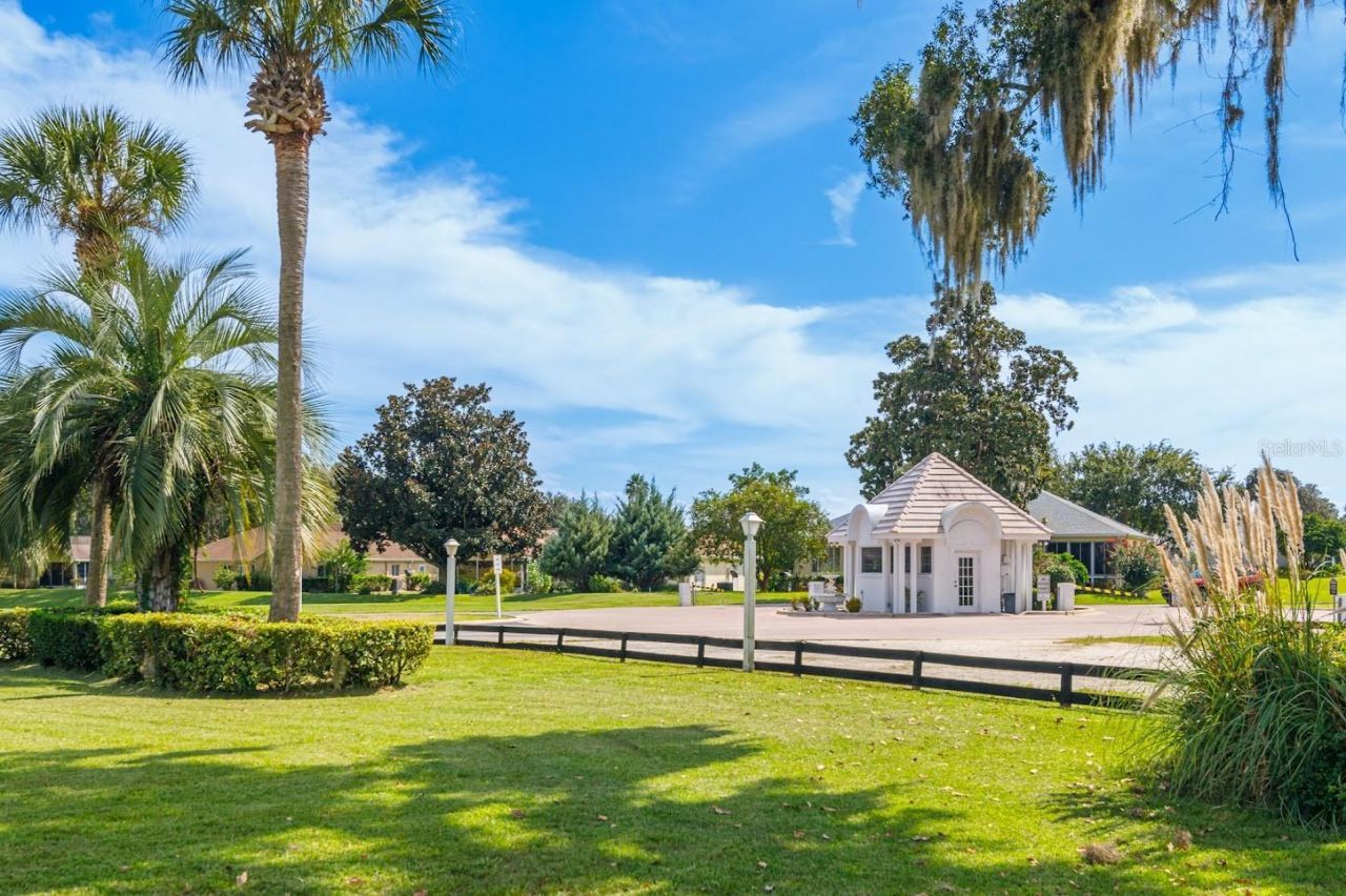 5915 NW 18th Place , Ocala, FL 34482 Photo