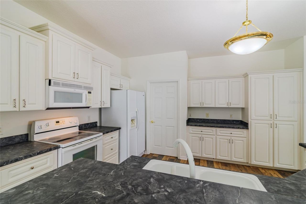 5915 NW 18th Place , Ocala, FL 34482 Photo