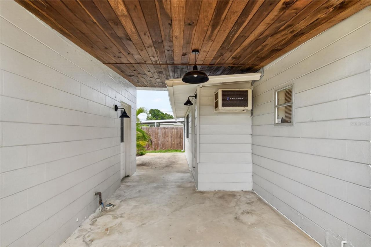679 71st Ave North Avenue N, Saint Petersburg, FL 33702 Photo