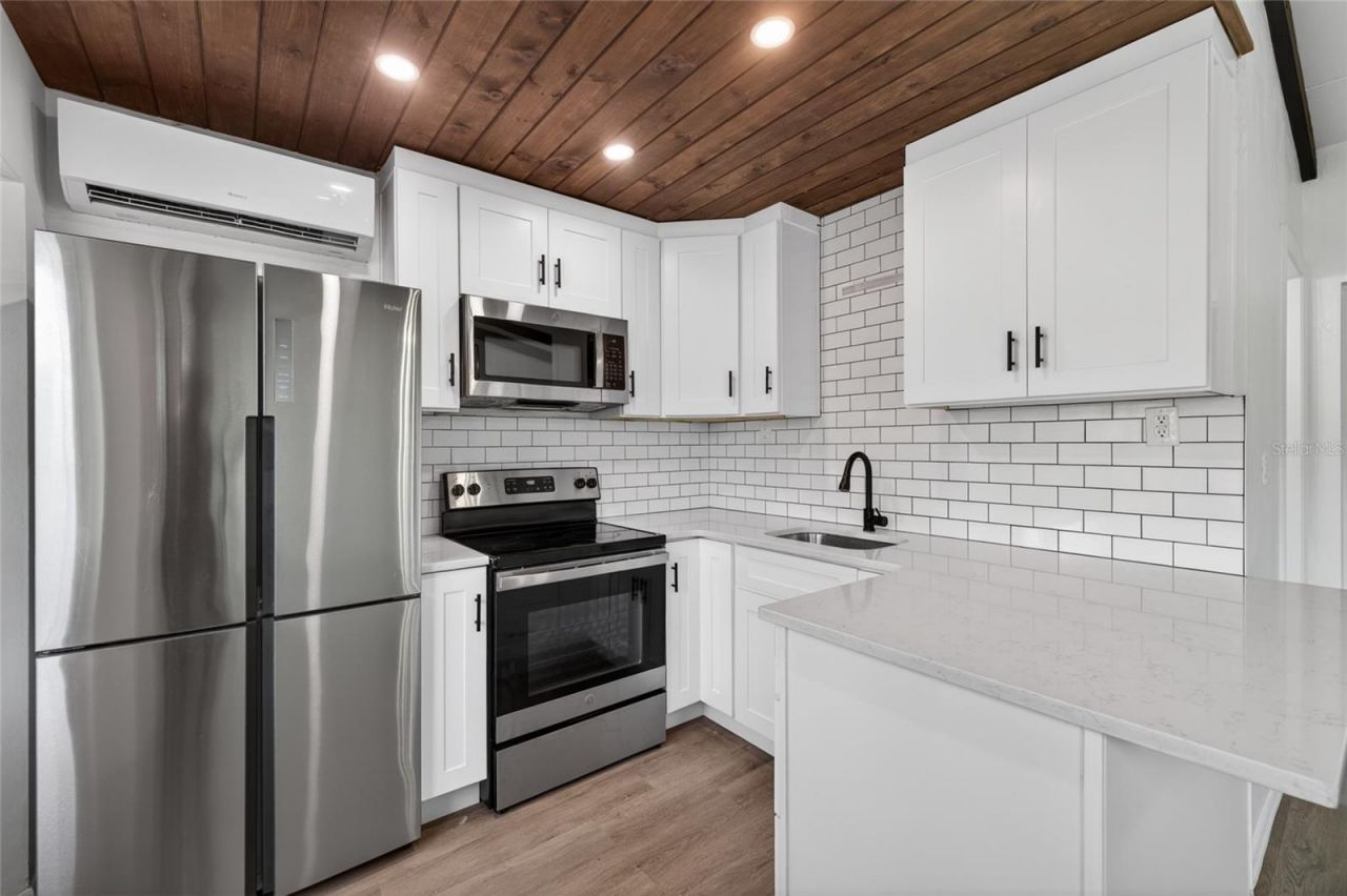679 71st Ave North Avenue N, Saint Petersburg, FL 33702 Photo
