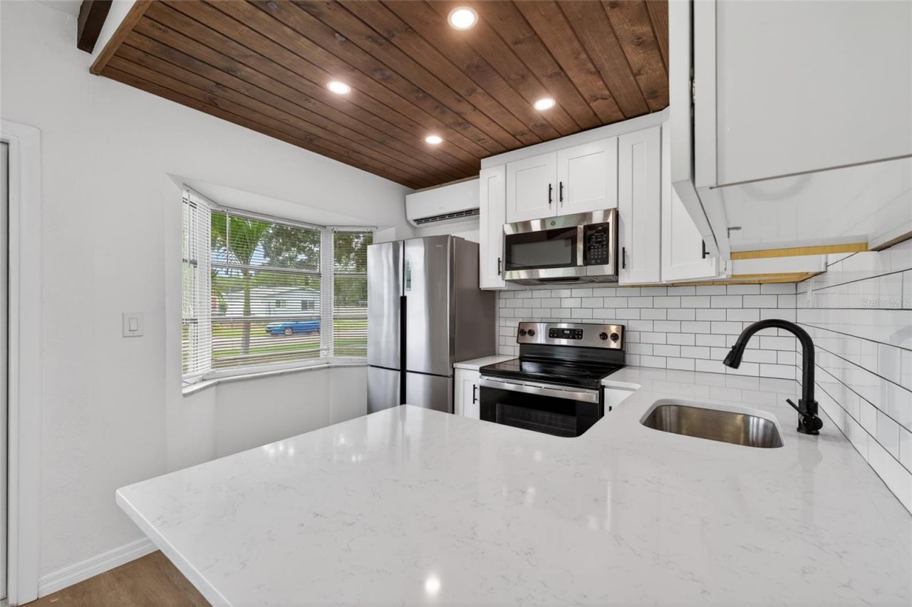 679 71st Ave North Avenue N, Saint Petersburg, FL 33702 Photo