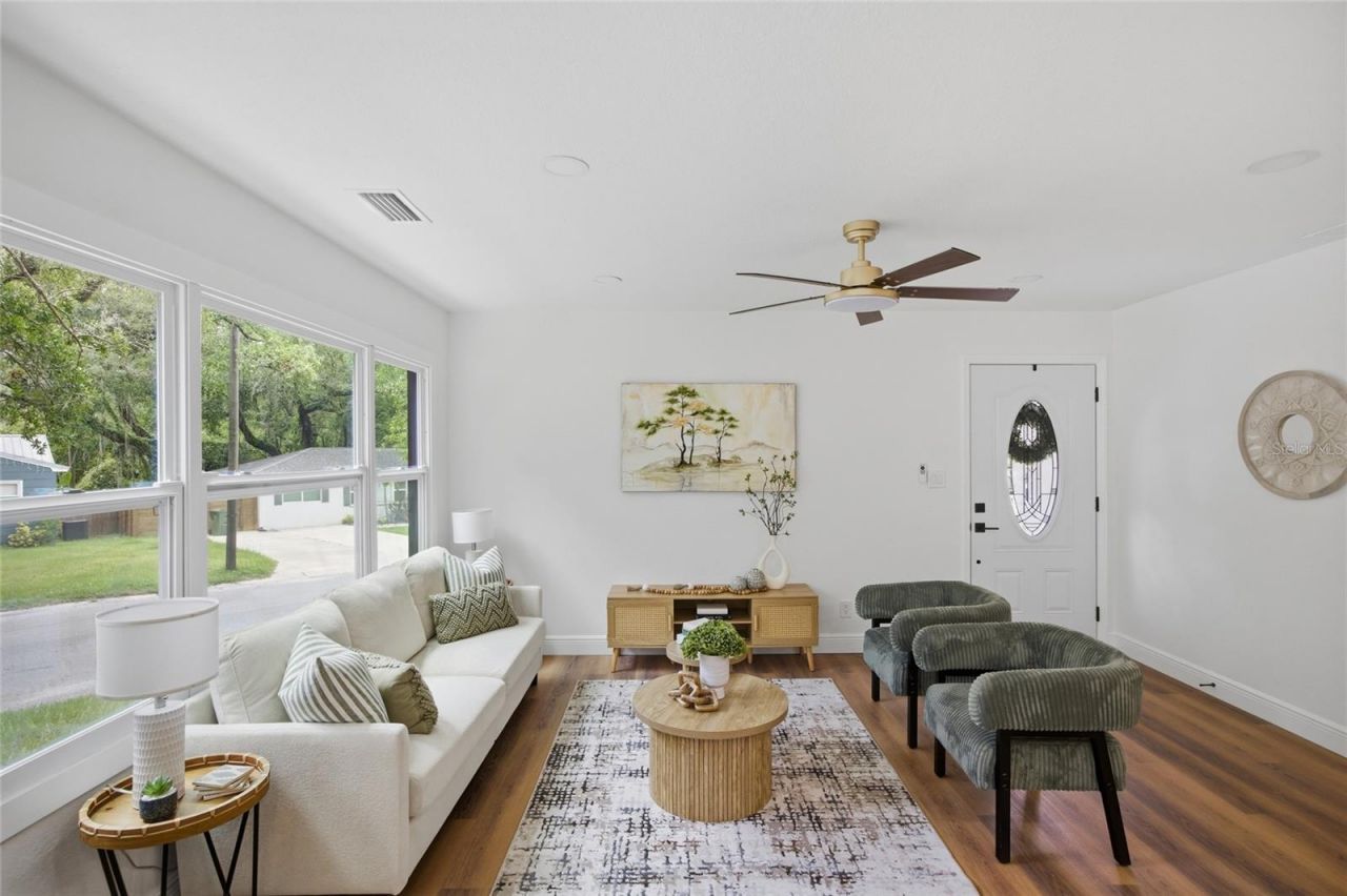 2102 E Howell Street , Tampa, FL 33610 Photo
