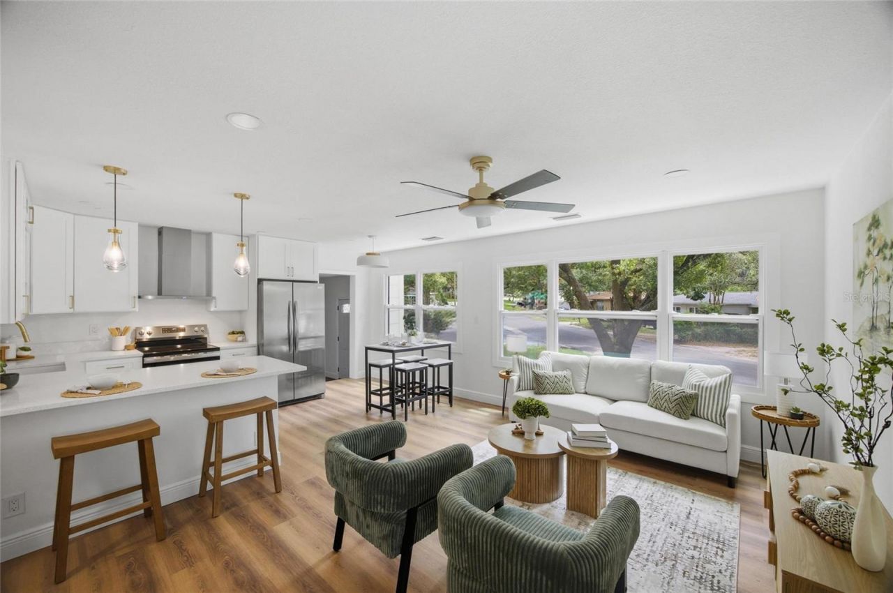 2102 E Howell Street , Tampa, FL 33610 Photo
