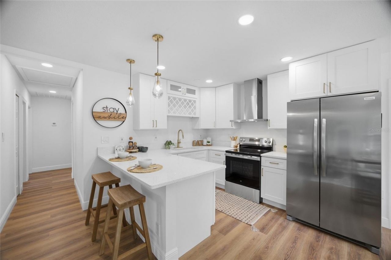 2102 E Howell Street , Tampa, FL 33610 Photo