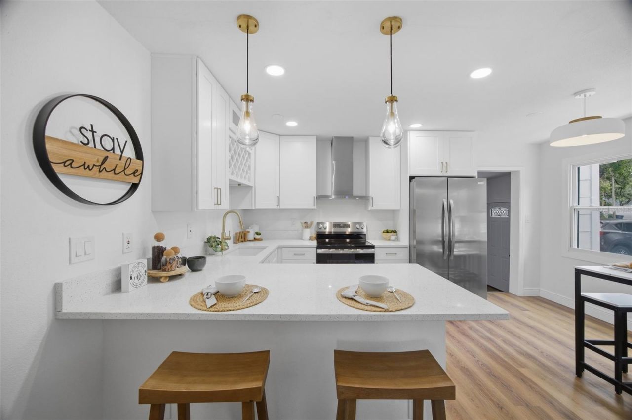 2102 E Howell Street , Tampa, FL 33610 Photo