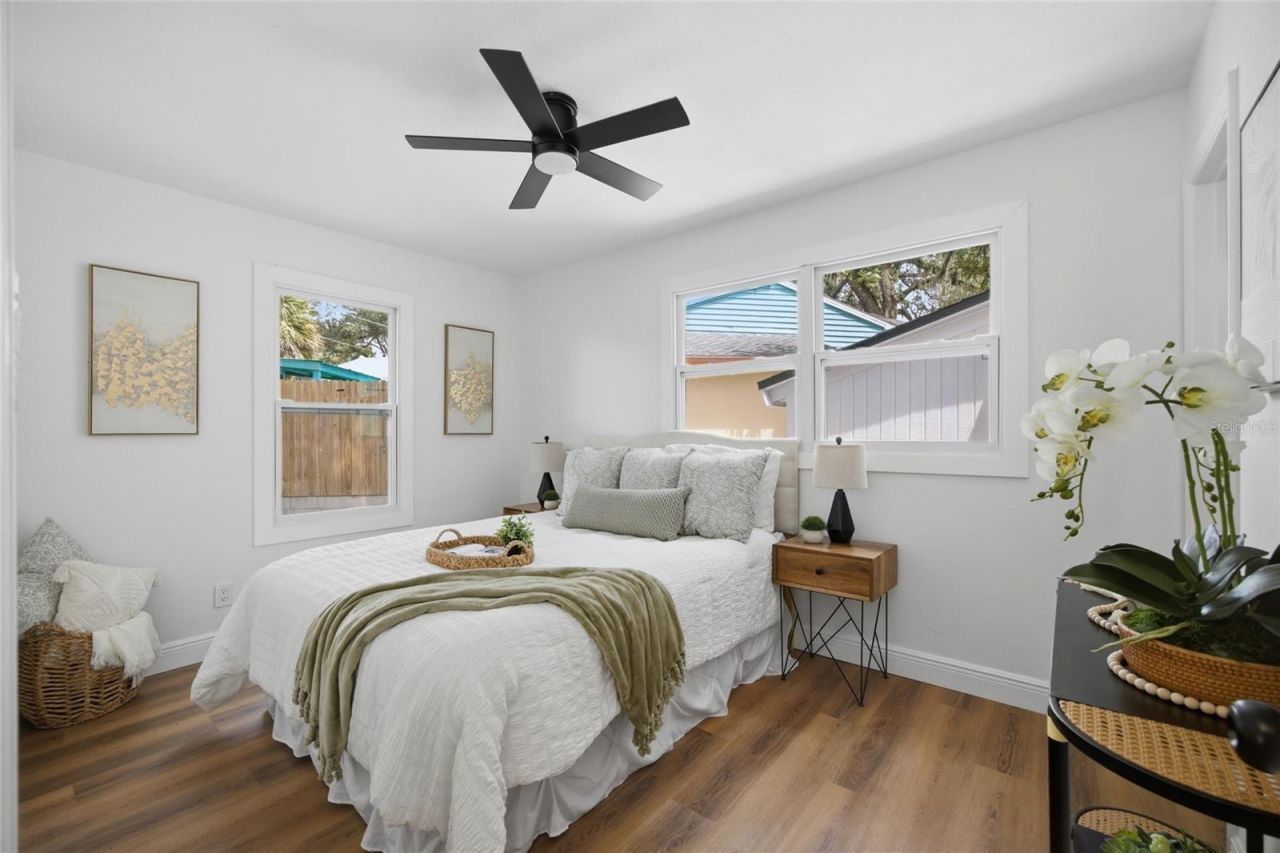 2102 E Howell Street , Tampa, FL 33610 Photo