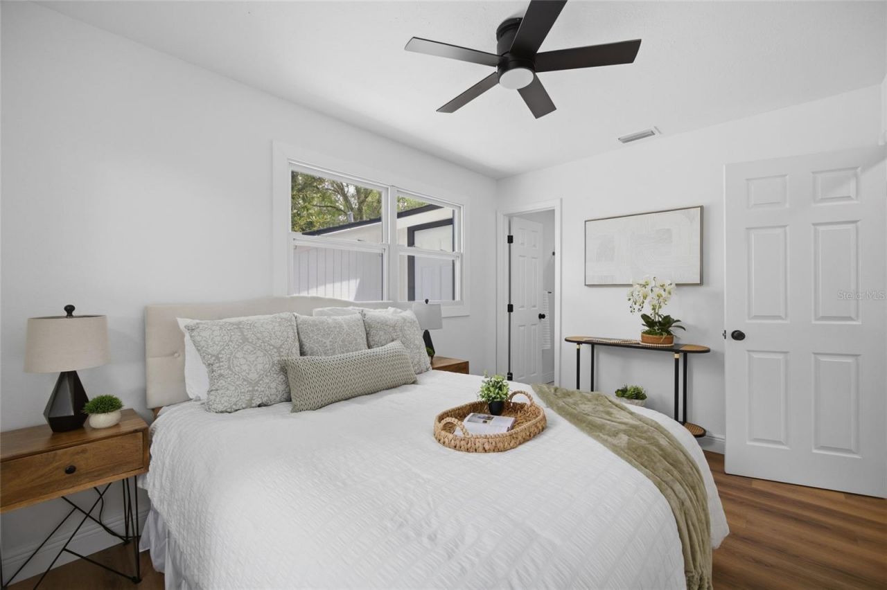 2102 E Howell Street , Tampa, FL 33610 Photo