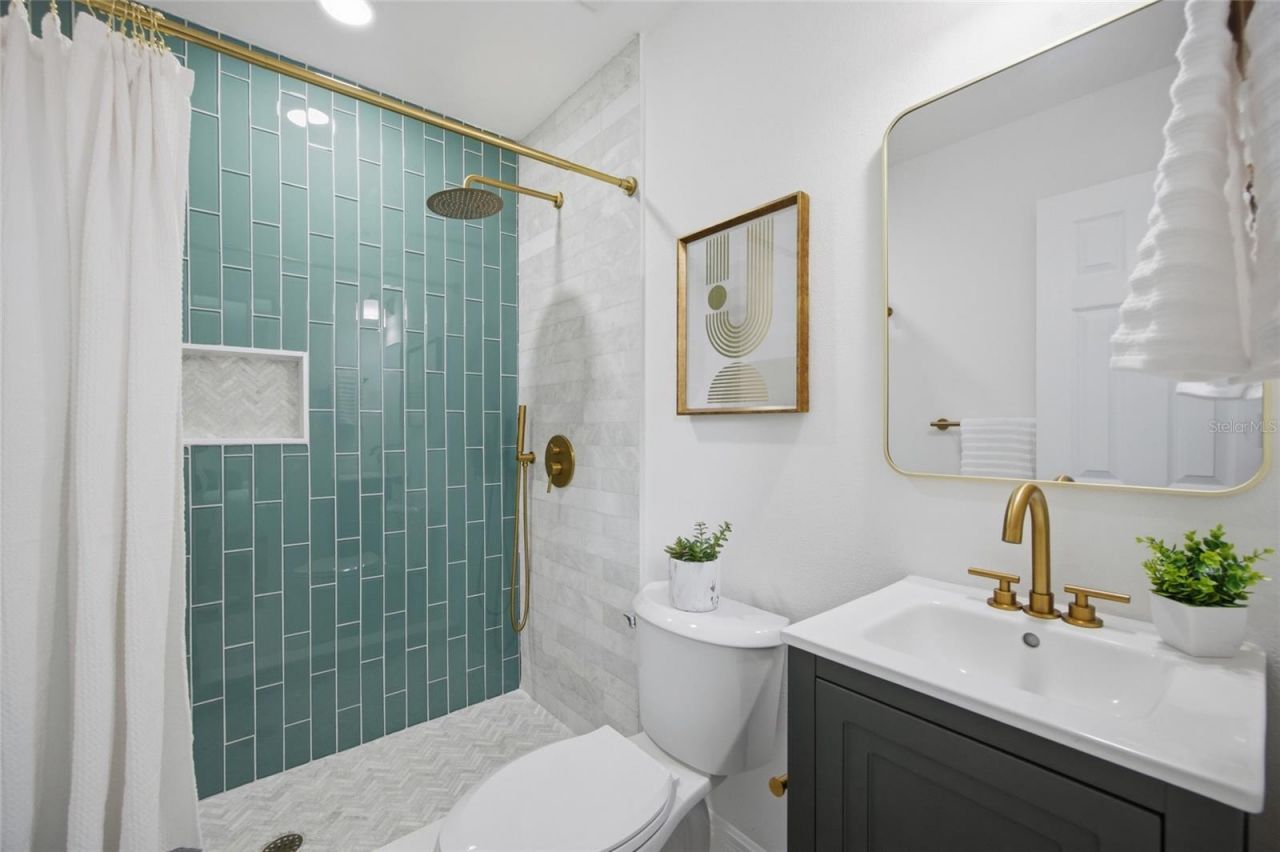 2102 E Howell Street , Tampa, FL 33610 Photo