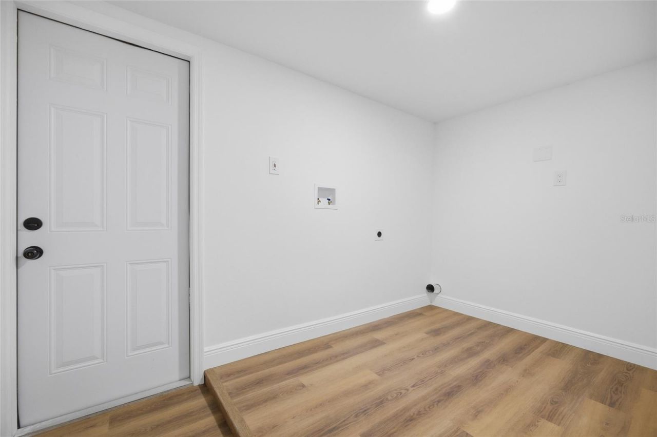 2102 E Howell Street , Tampa, FL 33610 Photo