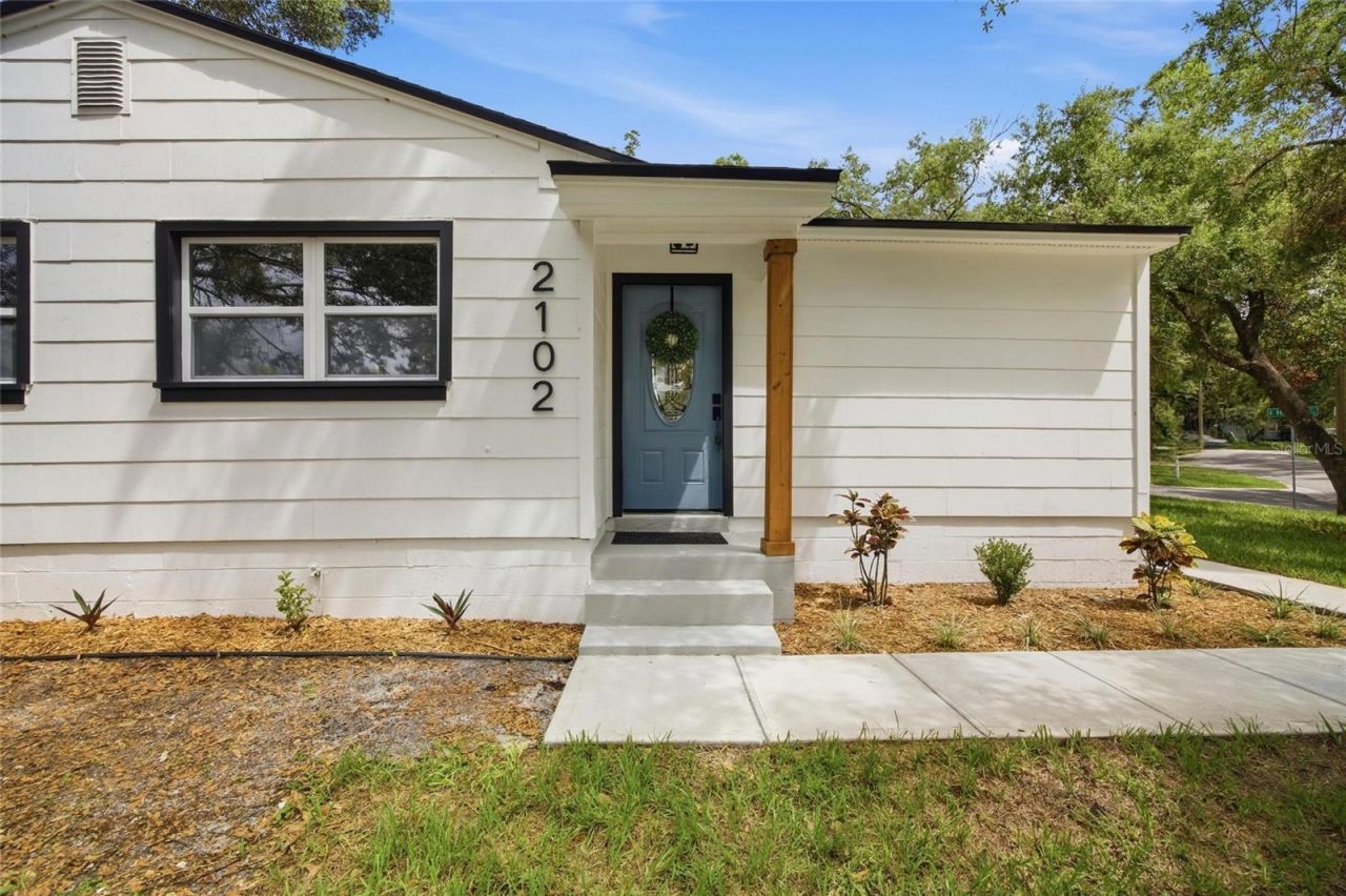 2102 E Howell Street , Tampa, FL 33610 Photo