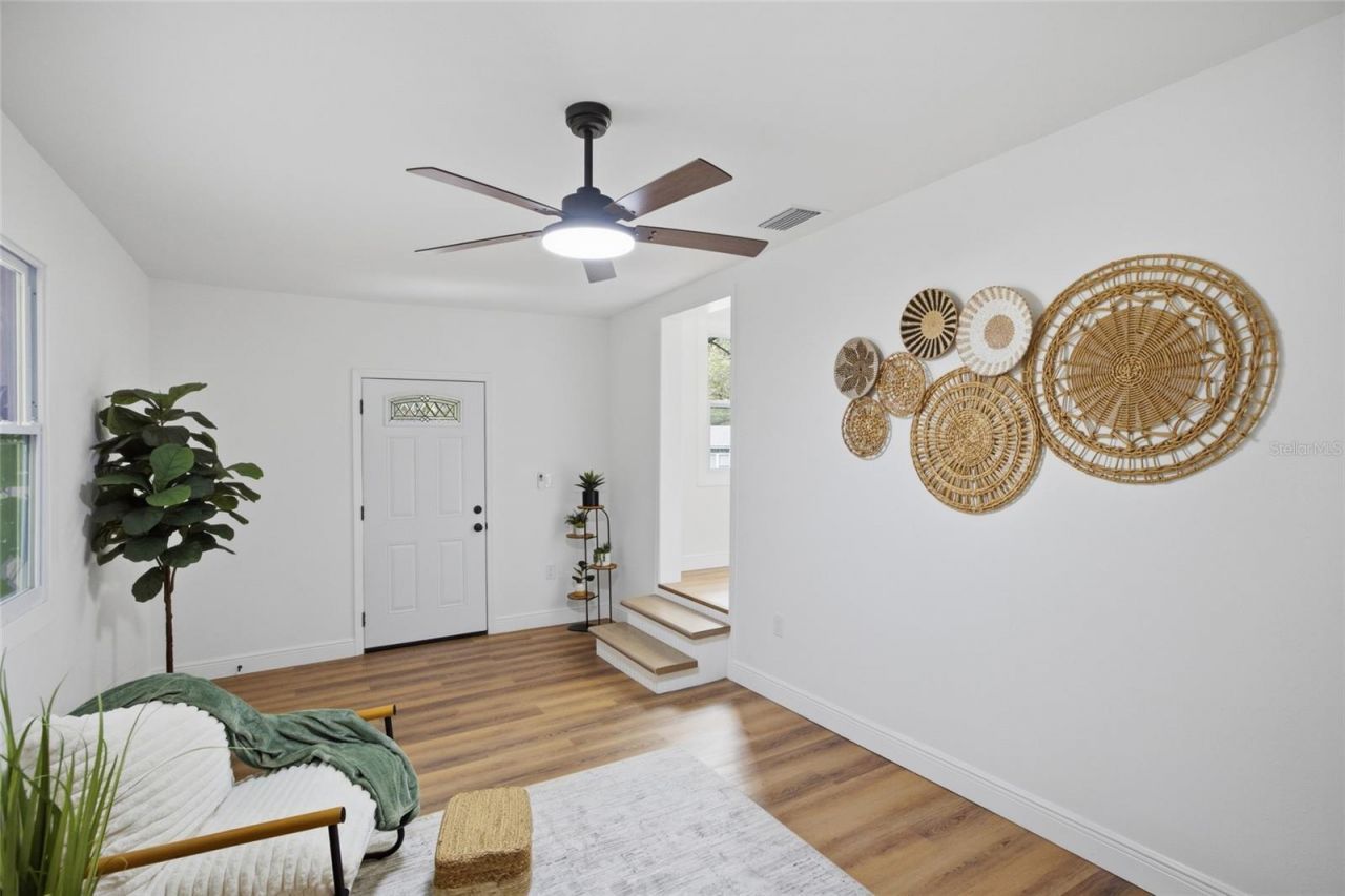 2102 E Howell Street , Tampa, FL 33610 Photo